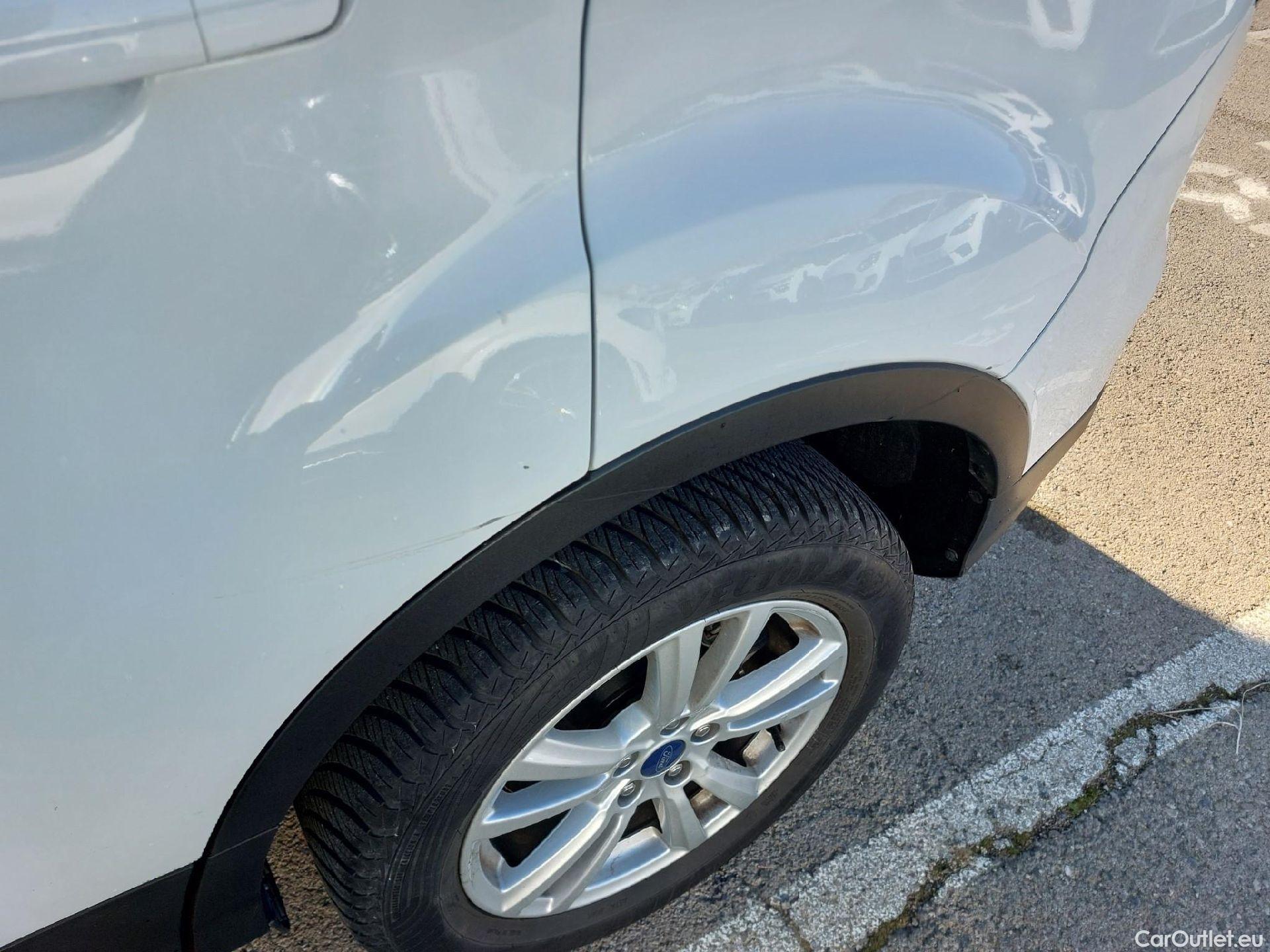  Ford  Kuga FORD  / 2016 / 5P / todoterreno 1.5 EcoBoost 88kW 4x2 Trend+ (CX) #11