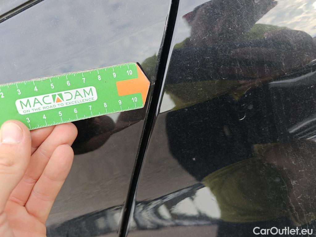  Bmw  Serie 3 BMW  / 2018 / 4P / sedán 318d Auto. #34