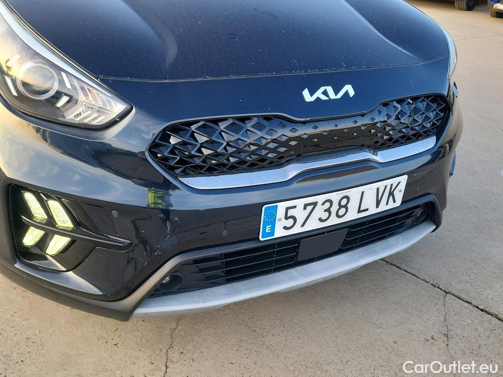 KIA  Niro KIA  / 2019 / 5P / crossover 1.6 GDi PHEV 104kW (141CV) Drive #11