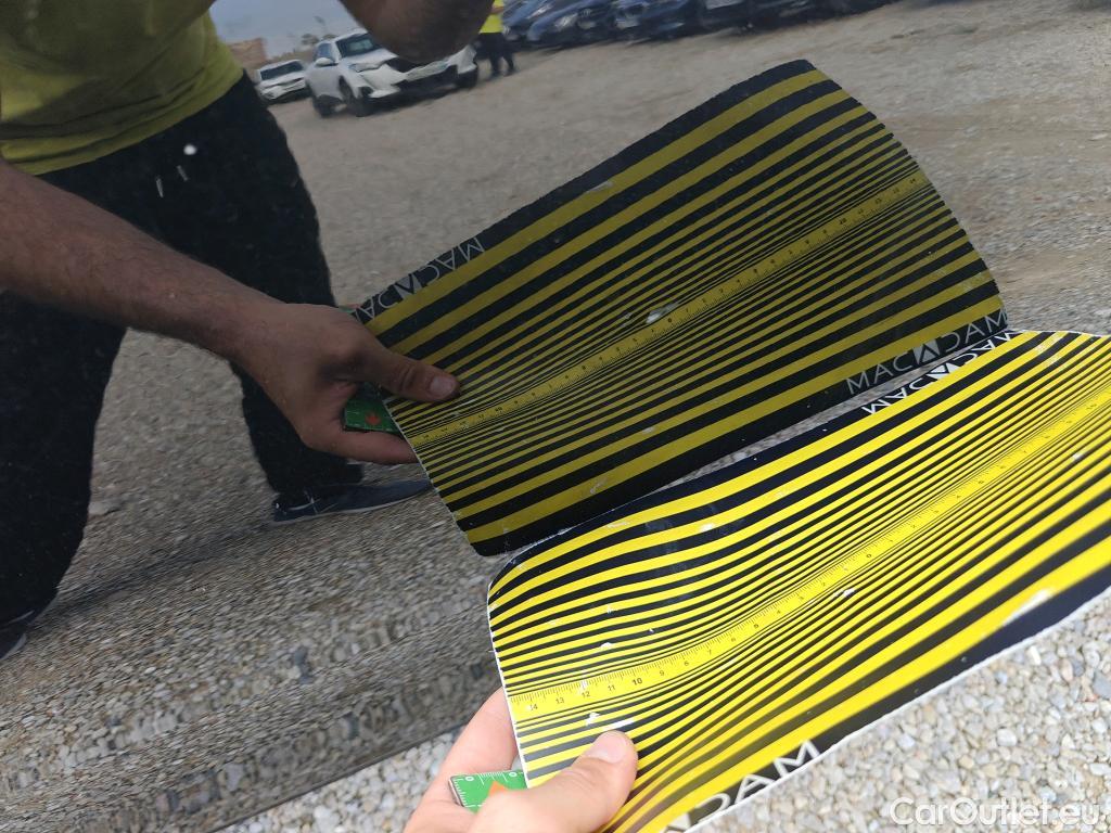  Bmw  Serie 3 BMW  / 2018 / 4P / sedán 318d Auto. #12