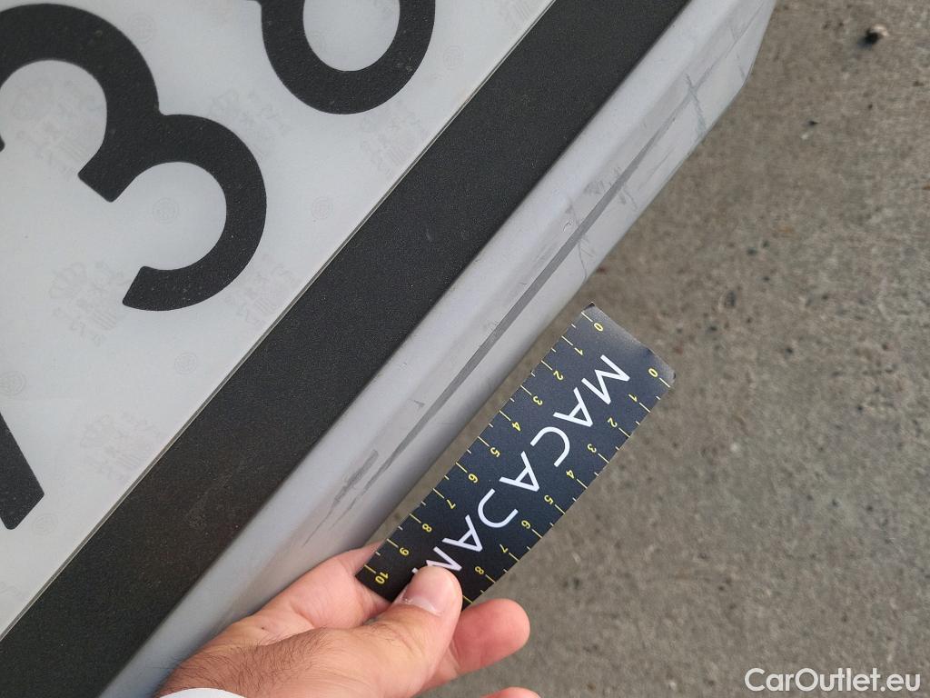 KIA  Niro KIA  / 2019 / 5P / crossover 1.6 GDi PHEV 104kW (141CV) Drive #24