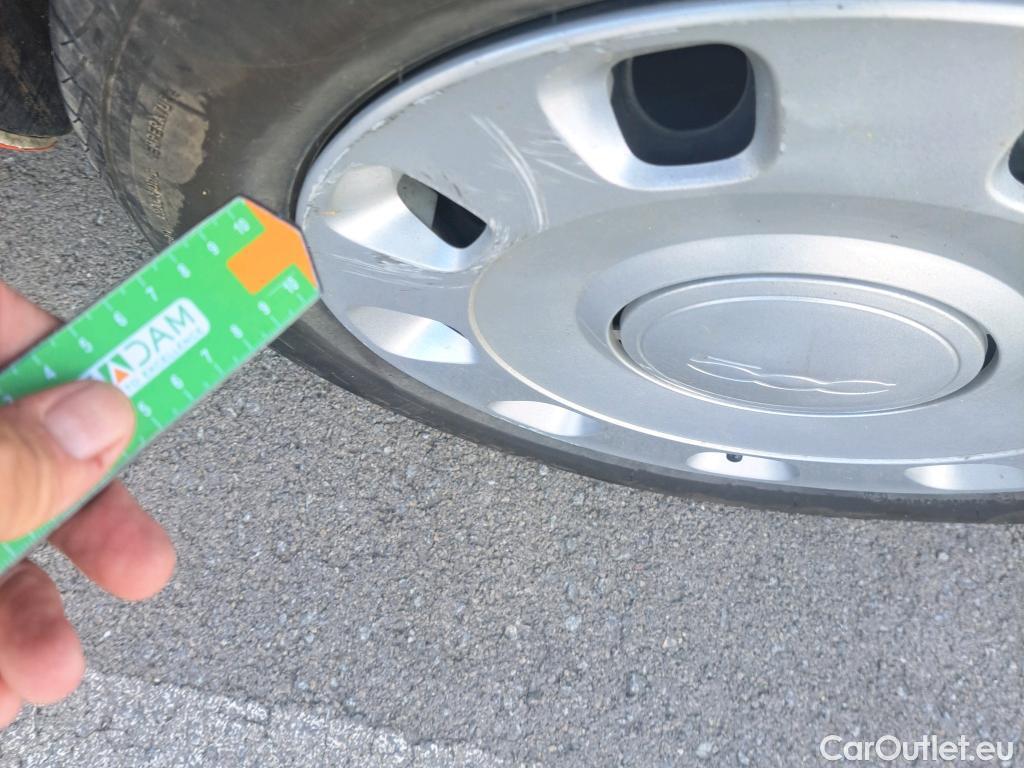  Fiat  500 FIAT  / 2015 / 3P / berlina con portón Pop 1.0 6v GSE 52KW (70 CV) #40