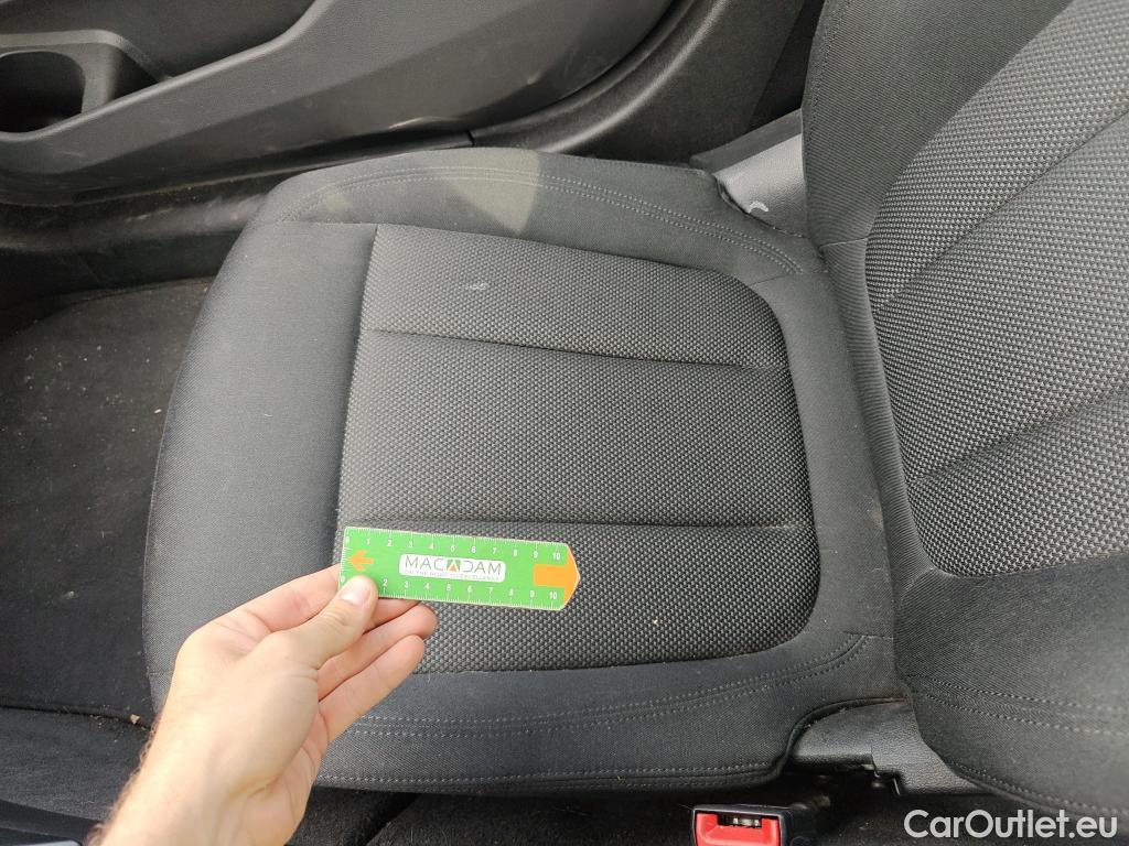  Bmw  Serie 3 BMW  / 2018 / 4P / sedán 318d Auto. #35