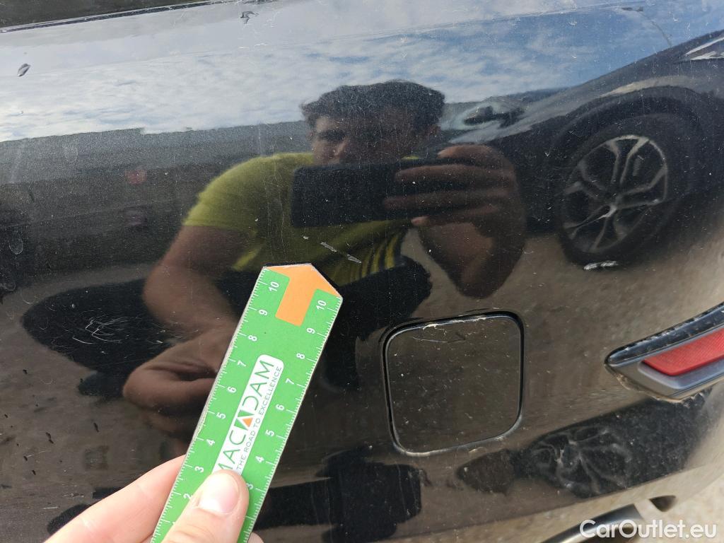  Bmw  Serie 3 BMW  / 2018 / 4P / sedán 318d Auto. #42