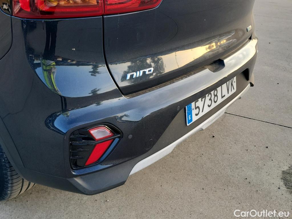 KIA  Niro KIA  / 2019 / 5P / crossover 1.6 GDi PHEV 104kW (141CV) Drive #25