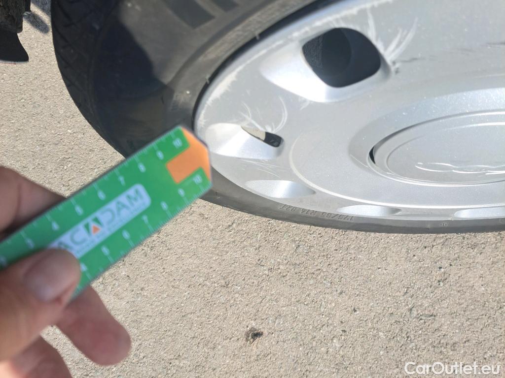  Fiat  500 FIAT  / 2015 / 3P / berlina con portón Pop 1.0 6v GSE 52KW (70 CV) #34