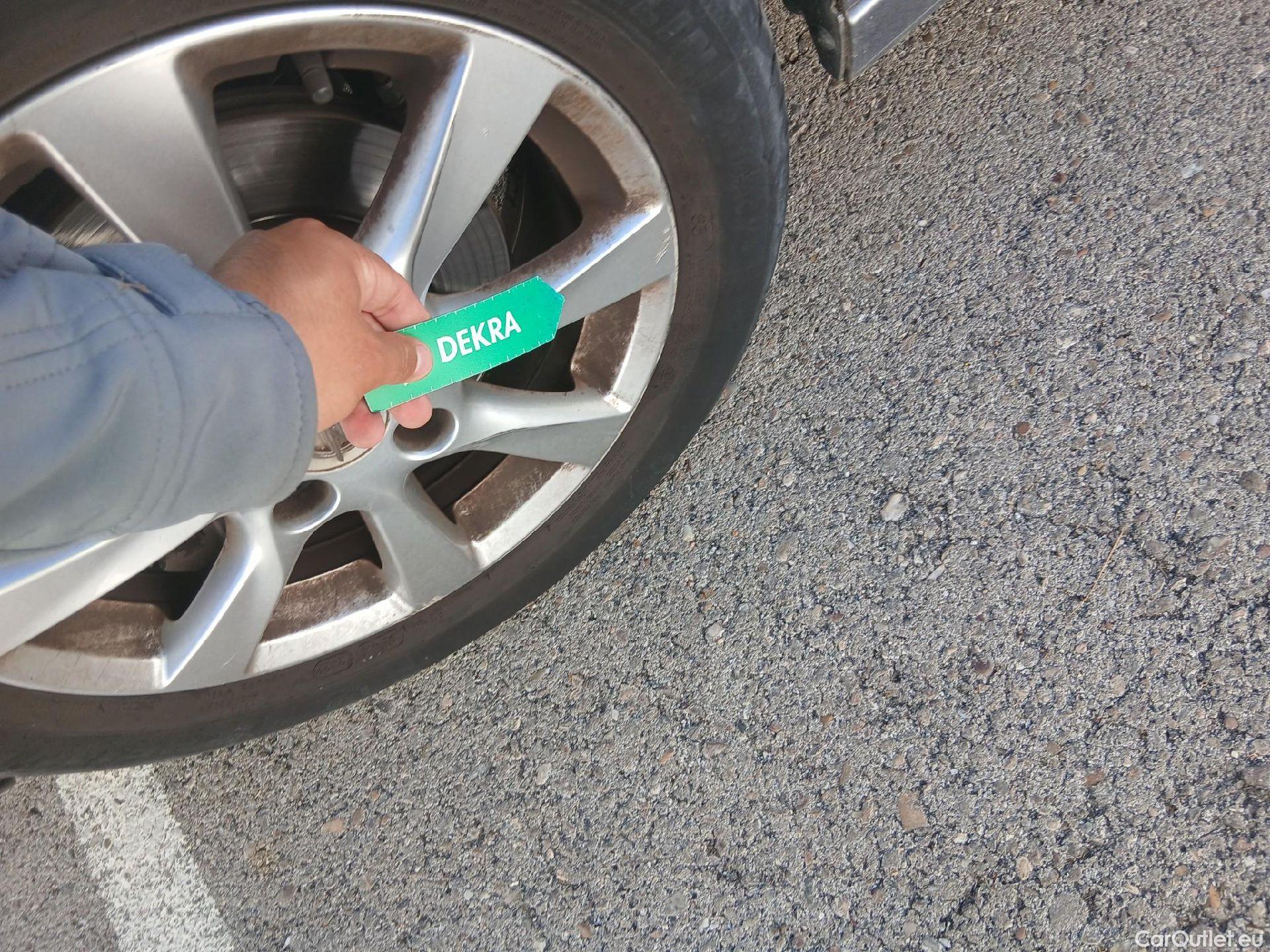 Opel  Corsa OPEL  / 2019 / 5P / berlina con portón 1.2T XHL 74kW (100CV) Elegance #13