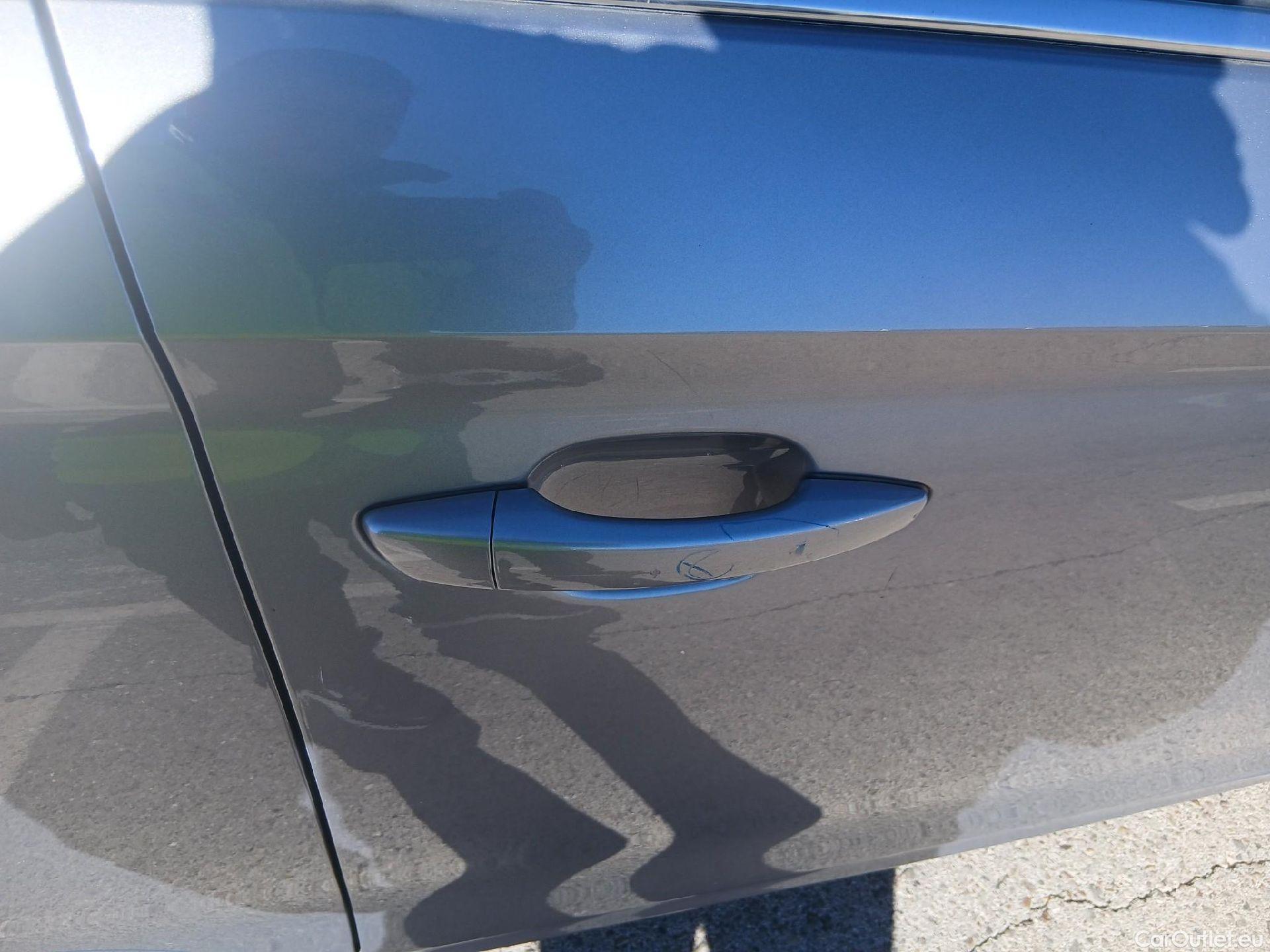 Opel  Corsa OPEL  / 2019 / 5P / berlina con portón 1.2T XHL 74kW (100CV) Elegance #42