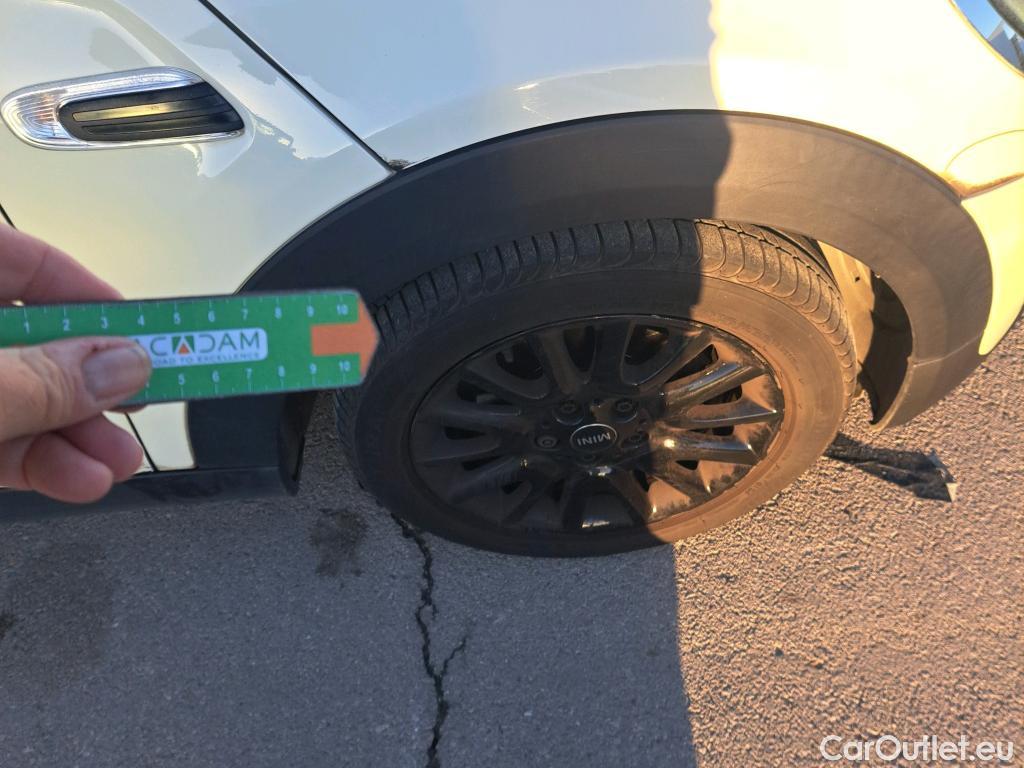  Mini  Cooper MINI MINI / 2014 / 5P / berlina con portón ONE 5 PUERTAS (CX) #4