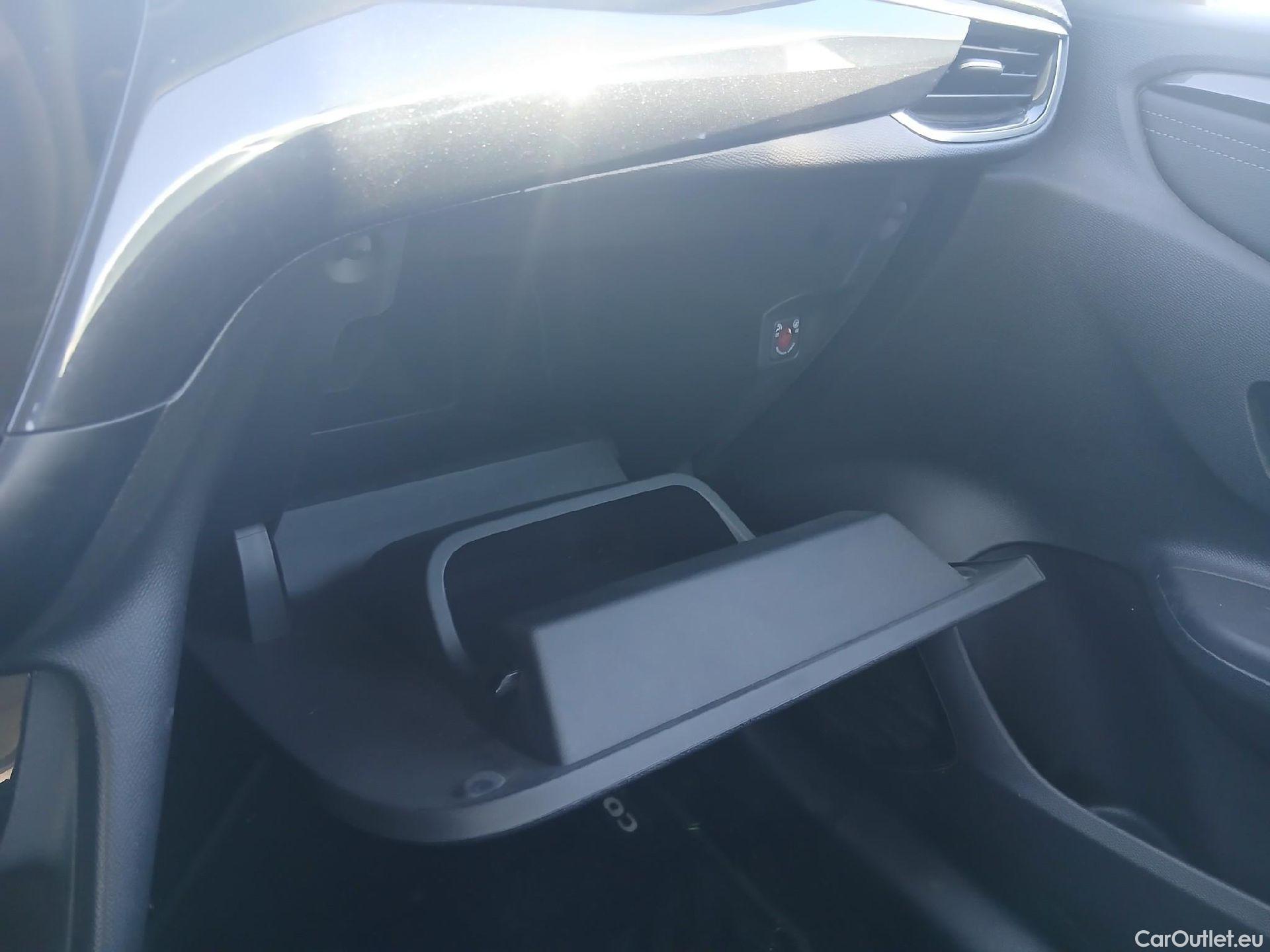 Opel  Corsa OPEL  / 2019 / 5P / berlina con portón 1.2T XHL 74kW (100CV) Elegance #1