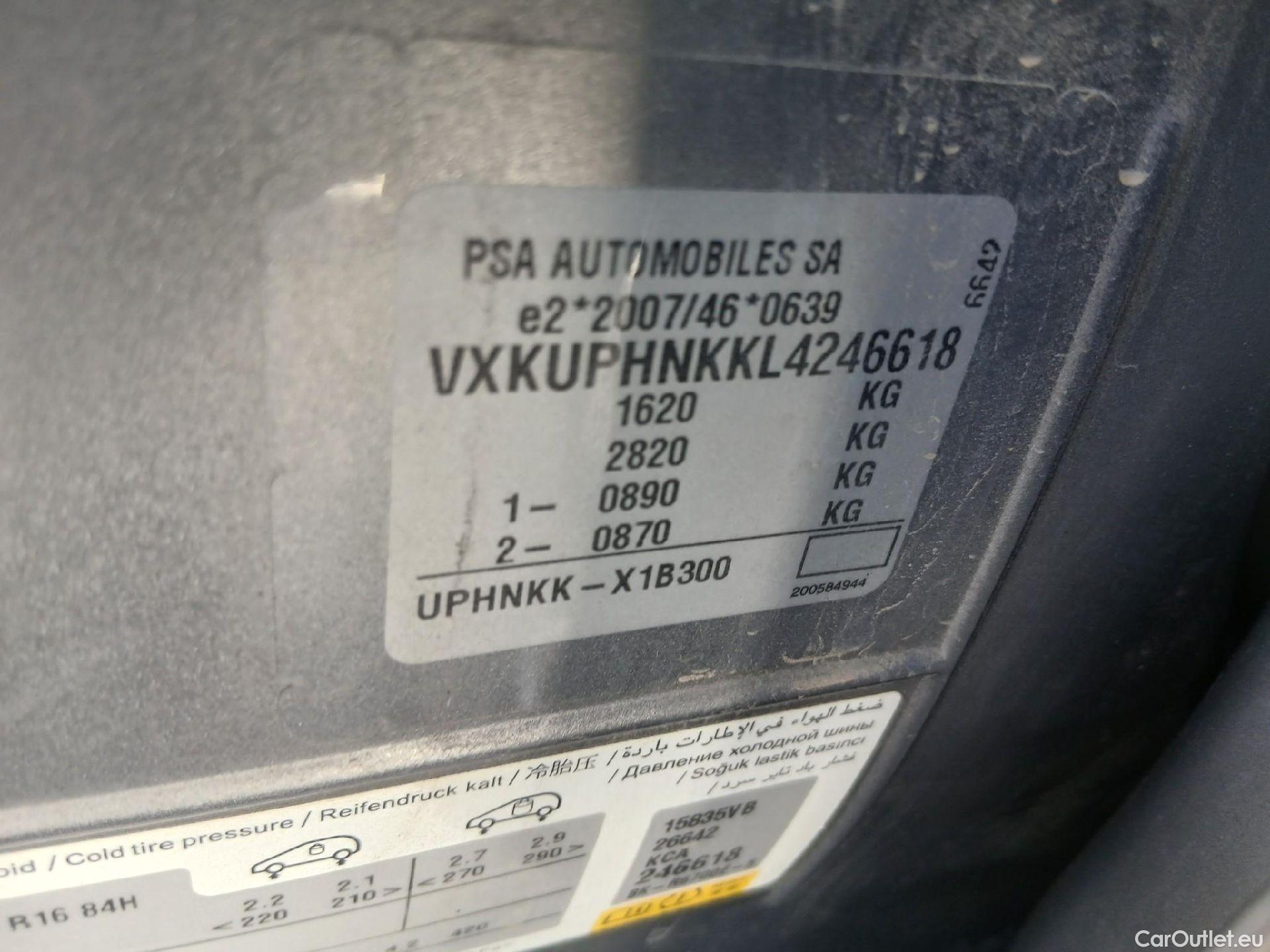 Opel  Corsa OPEL  / 2019 / 5P / berlina con portón 1.2T XHL 74kW (100CV) Elegance #13