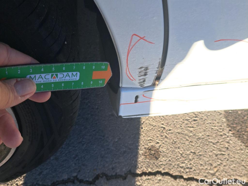 Mercedes  CLA-Klasse Clase CLA CLA 200 d (118.312)Premium-Pack AMG Line 150CV AT8 E6d #4