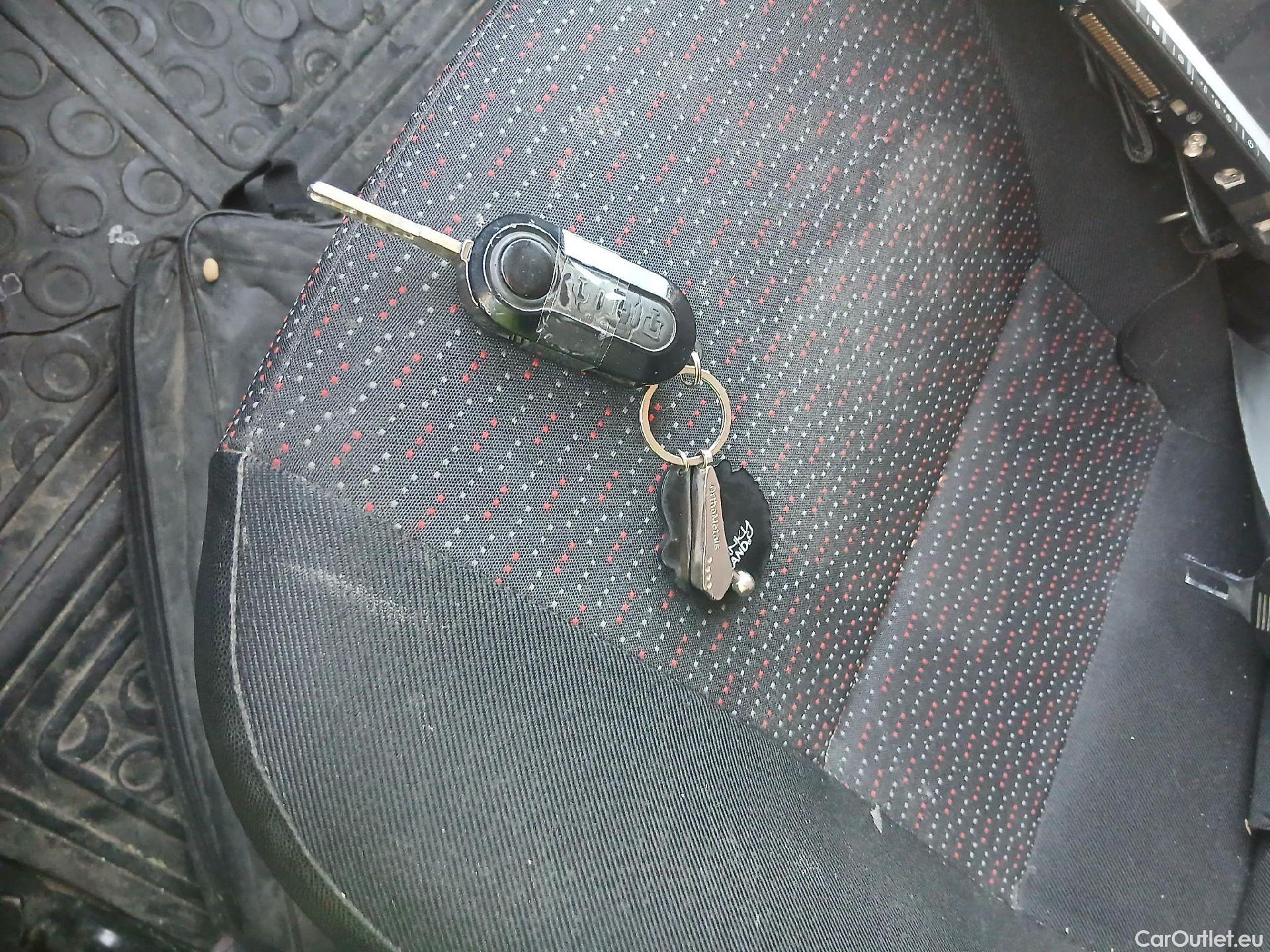  Citroen  Jumper CITROEN  / 2014 / 4P / furgón BlueHDi 88KW (120CV) Furgón 30L1H1 #1