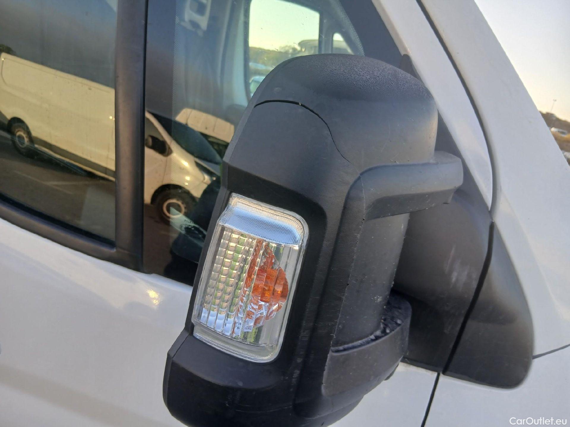  Citroen  Jumper CITROEN  / 2014 / 4P / furgón BlueHDi 88KW (120CV) Furgón 30L1H1 #71