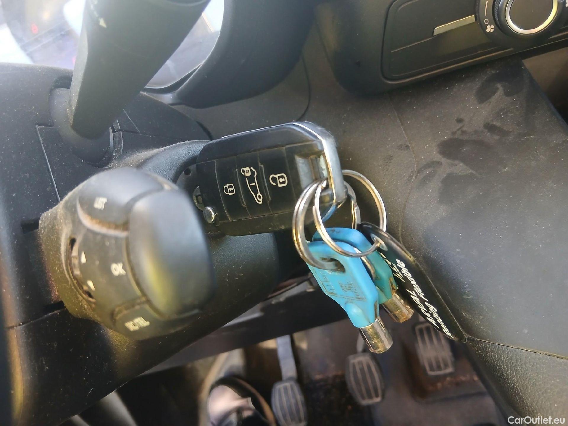  Citroen  Berlingo CITROEN  / 2018 / 3P / furgón derivado de turismo Talla M BlueHDi 100 CONTROL #1