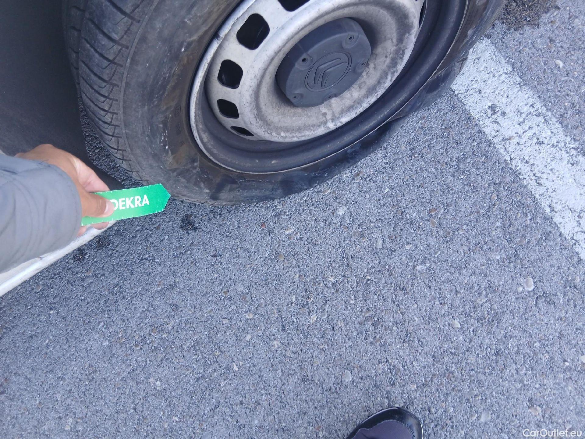  Citroen  Berlingo CITROEN  / 2018 / 3P / furgón derivado de turismo Talla M BlueHDi 100 CONTROL #4