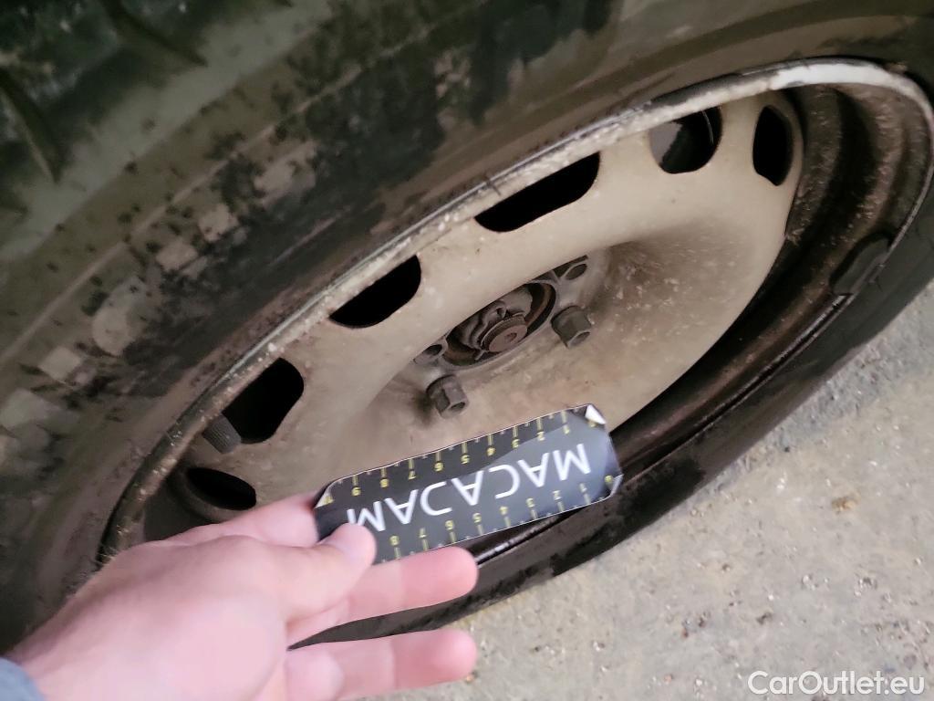  Citroen  Berlingo CITROEN  / 2015 / 3P / furgón derivado de turismo BlueHDi 74KW (100CV) #57