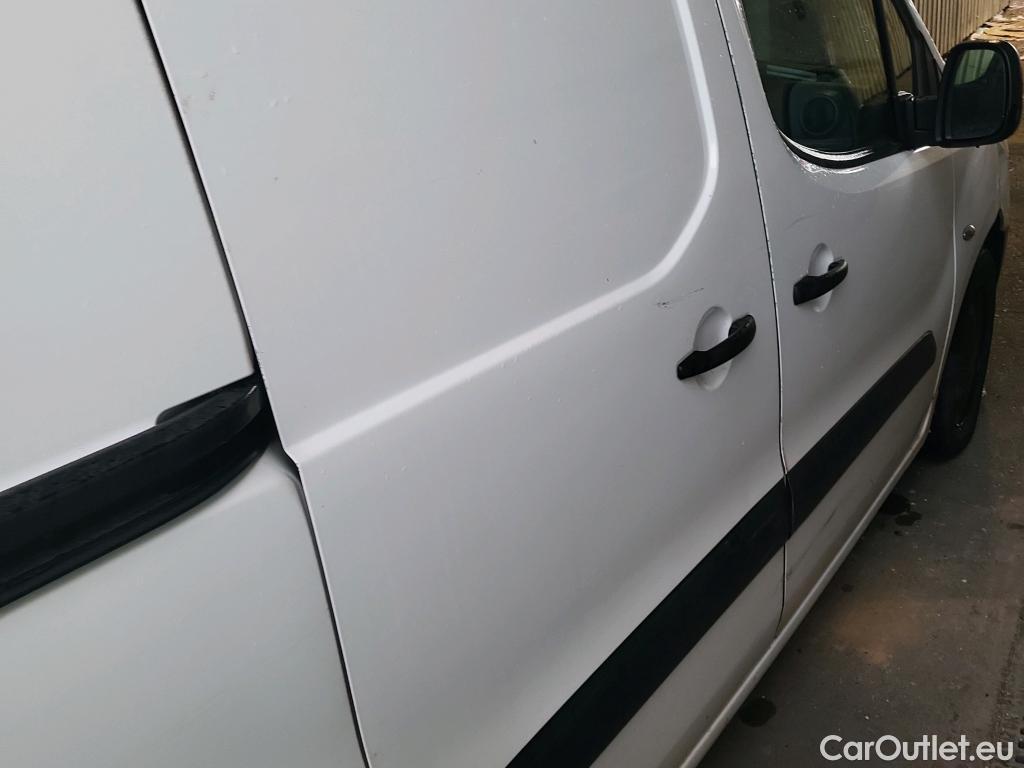  Citroen  Berlingo CITROEN  / 2015 / 3P / furgón derivado de turismo BlueHDi 74KW (100CV) #24