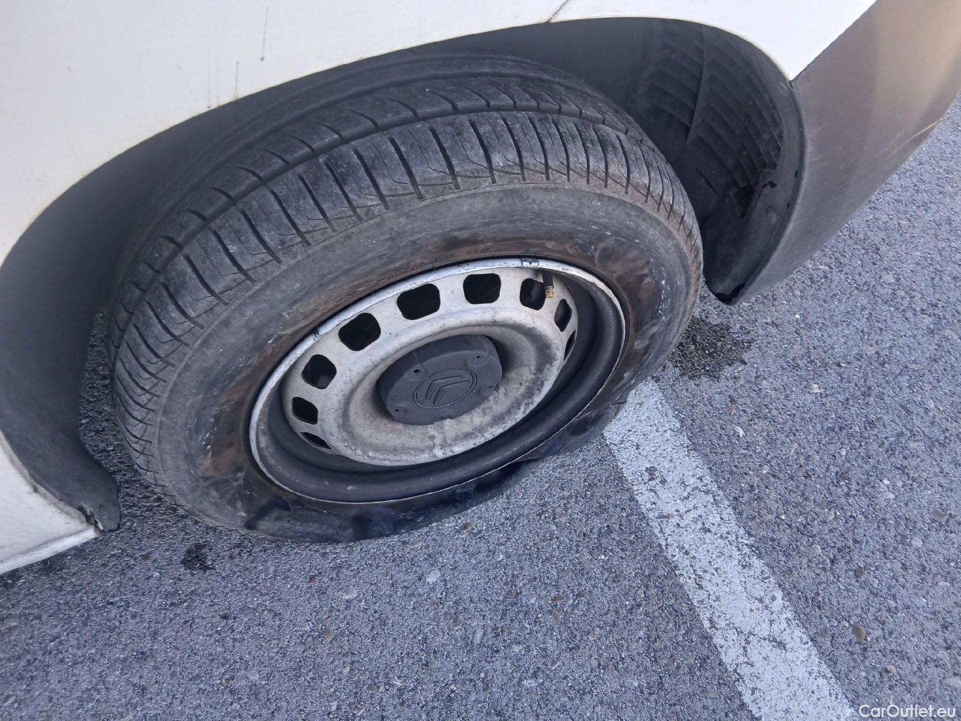  Citroen  Berlingo CITROEN  / 2018 / 3P / furgón derivado de turismo Talla M BlueHDi 100 CONTROL #3