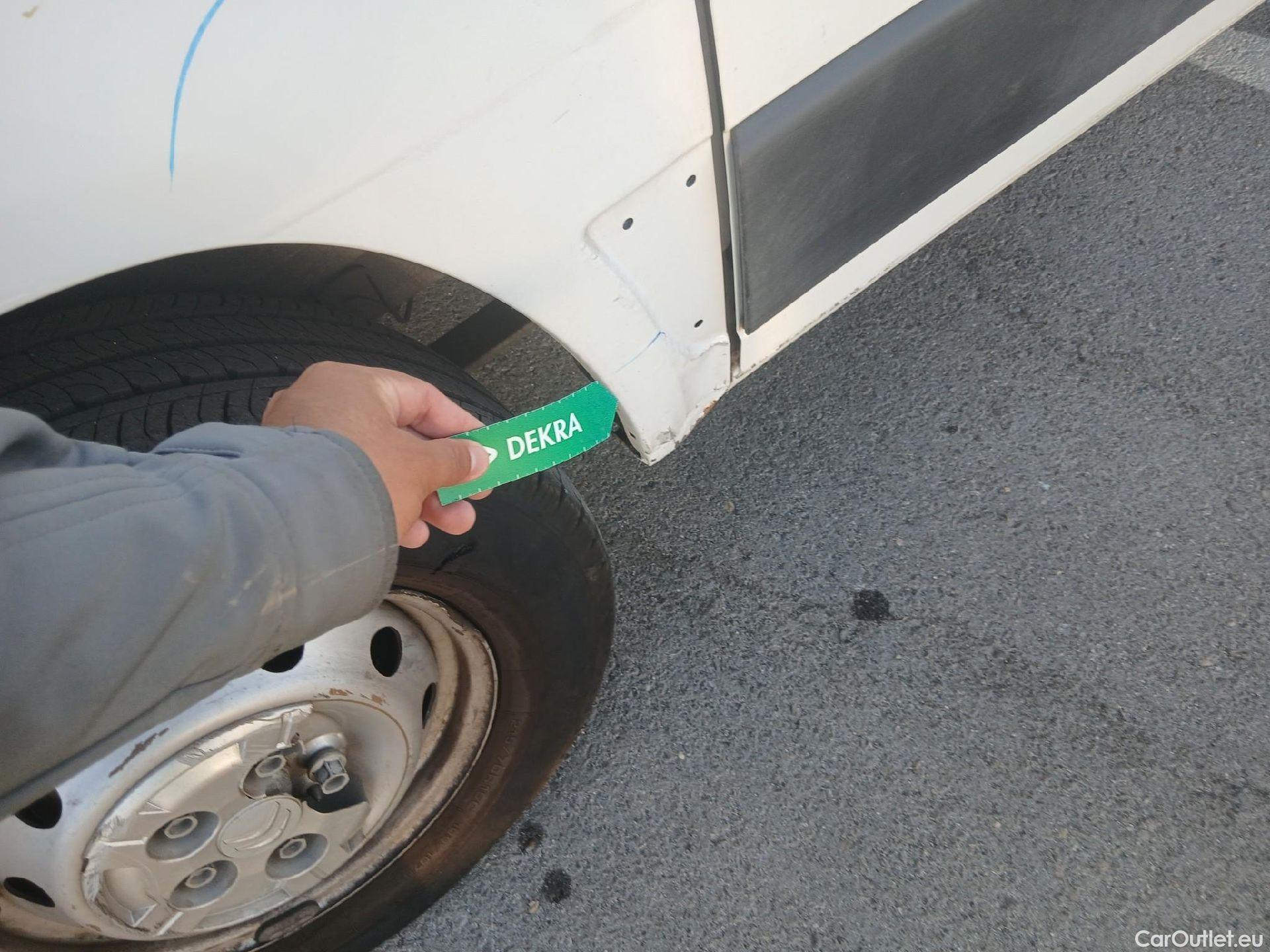  Citroen  Jumper CITROEN  / 2014 / 4P / furgón BlueHDi 88KW (120CV) Furgón 30L1H1 #61