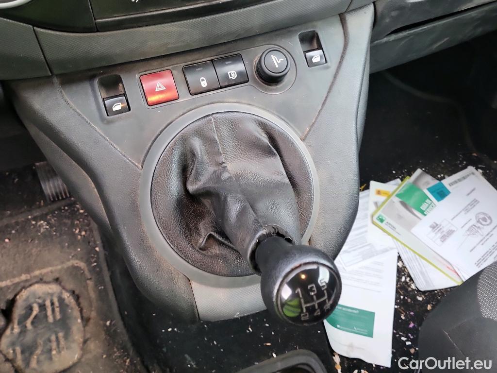  Citroen  Berlingo CITROEN  / 2015 / 3P / furgón derivado de turismo BlueHDi 74KW (100CV) #54