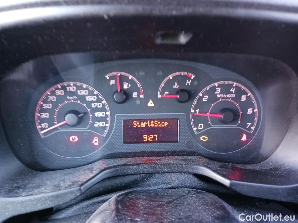 Fiat  Fiorino FIAT  / 2016 / 4P / furgón derivado de turismo Cargo SX N1 1.3 MJet 70 kW (95 CV) #4