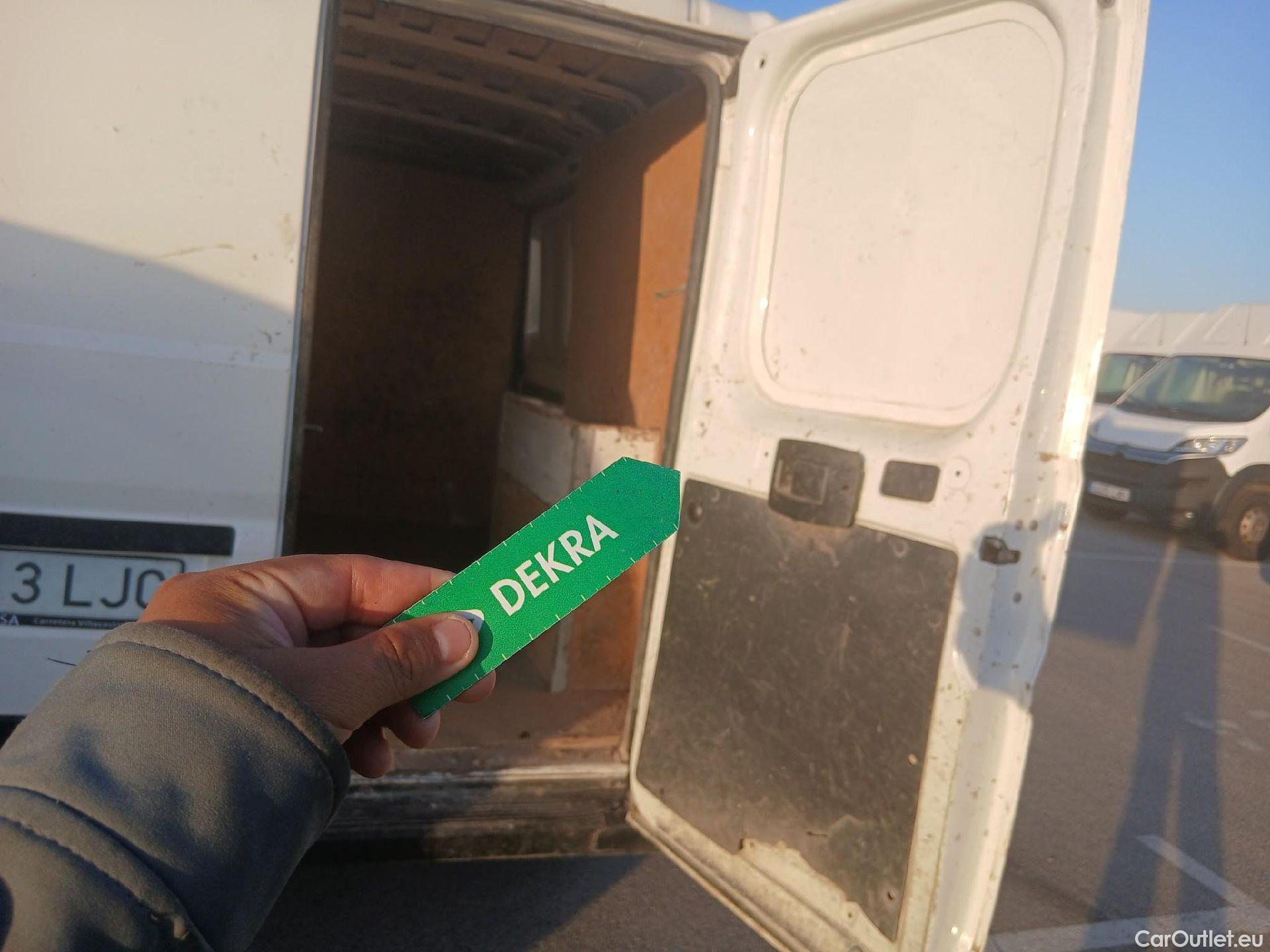  Citroen  Jumper CITROEN  / 2014 / 4P / furgón BlueHDi 88KW (120CV) Furgón 30L1H1 #24