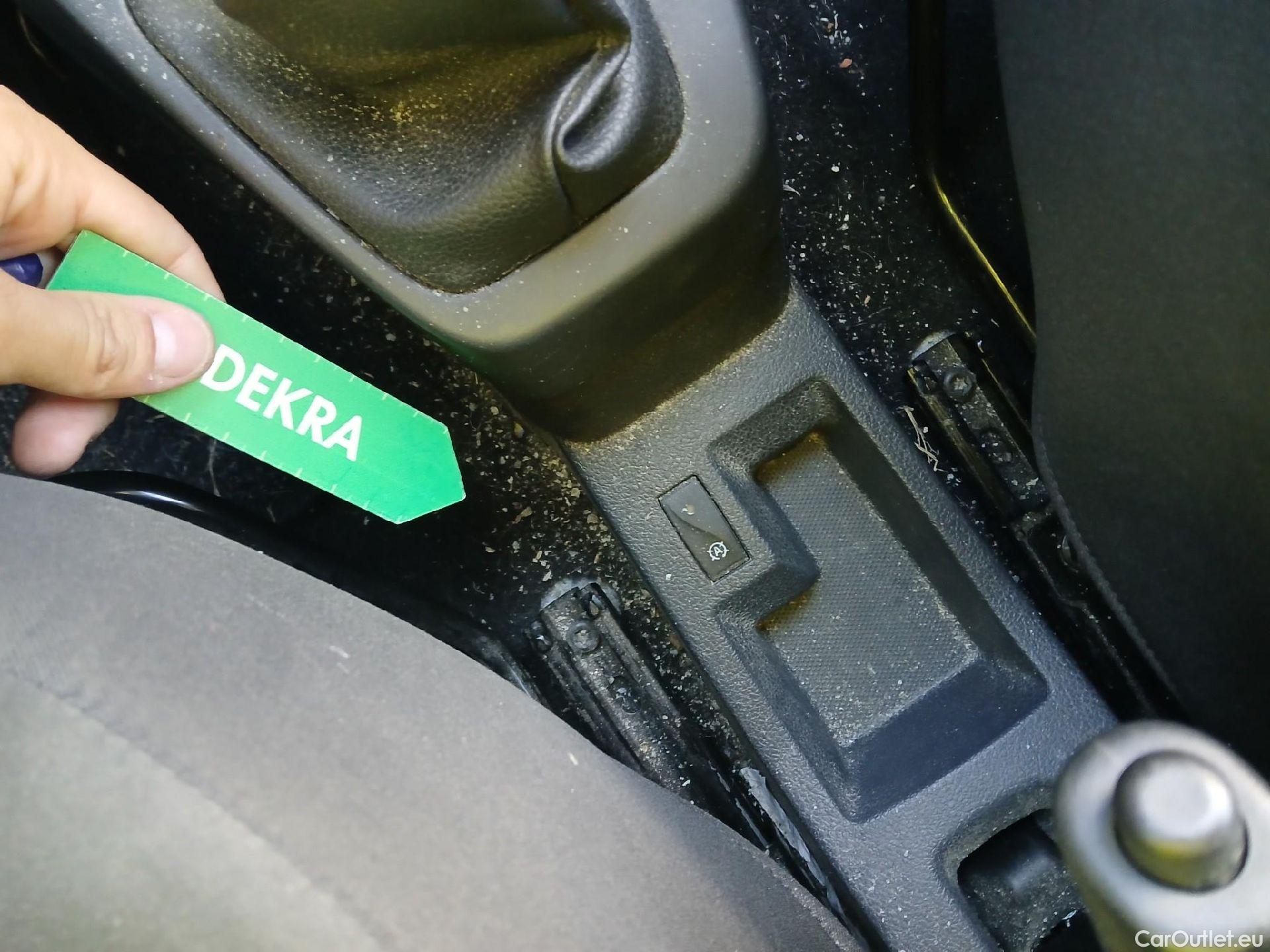  Dacia  Dokker DACIA  VU 4p 1G furgón derivado de Van Ambiance dCi 66kW (90CV) EU6 #35