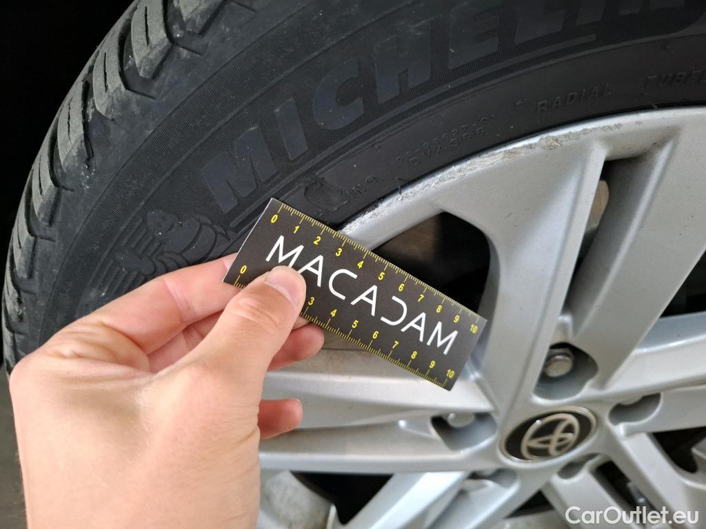 Toyota  Corolla TOYOTA  Touring Sports / 2018 / 5P / Break Hybride 184h Dynamic Business Beyond Zer #34