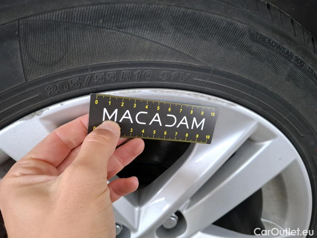 Toyota  Corolla TOYOTA  Touring Sports / 2018 / 5P / Break Hybride 184h Dynamic Business Beyond Zer #45