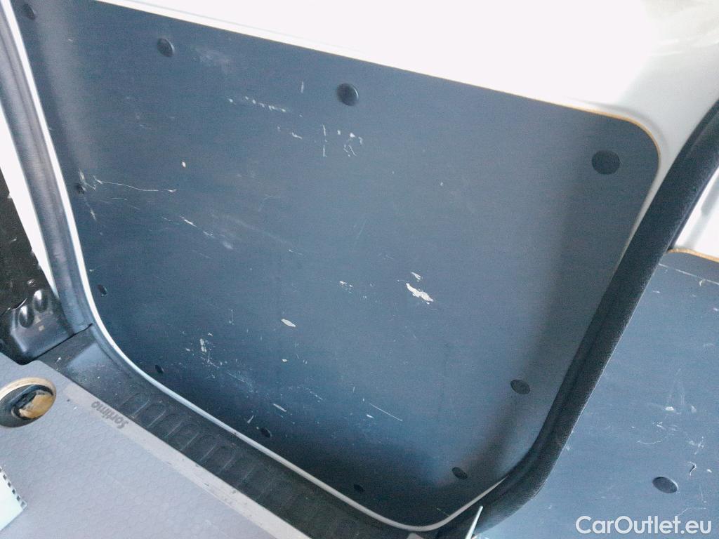  Renault  Kangoo RENAULT  Furgón/2013/4P/furgón derivado de turismo Profesional Maxi 2p dCi 66 kW (90 CV) #50