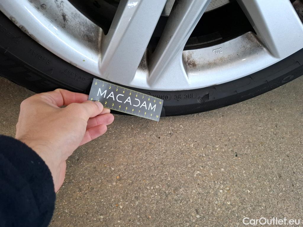 Toyota  Corolla TOYOTA  Touring Sports / 2018 / 5P / Break Hybride 184h Dynamic Business Beyond Zer #40