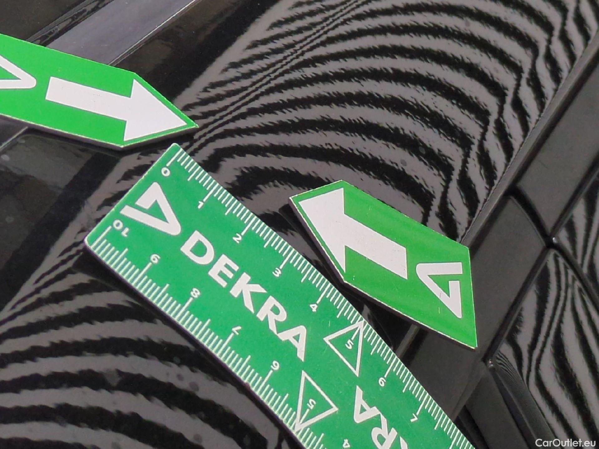 Toyota  Corolla TOYOTA  / 2018 / 5P / Berline Hybride 184h Collection #16