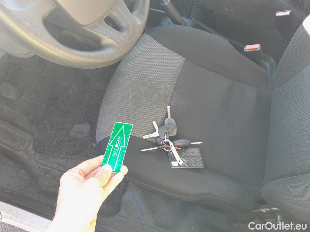  Renault  Kangoo RENAULT  Furgón/2013/4P/furgón derivado de turismo Profesional Maxi 2p dCi 66 kW (90 CV) #38