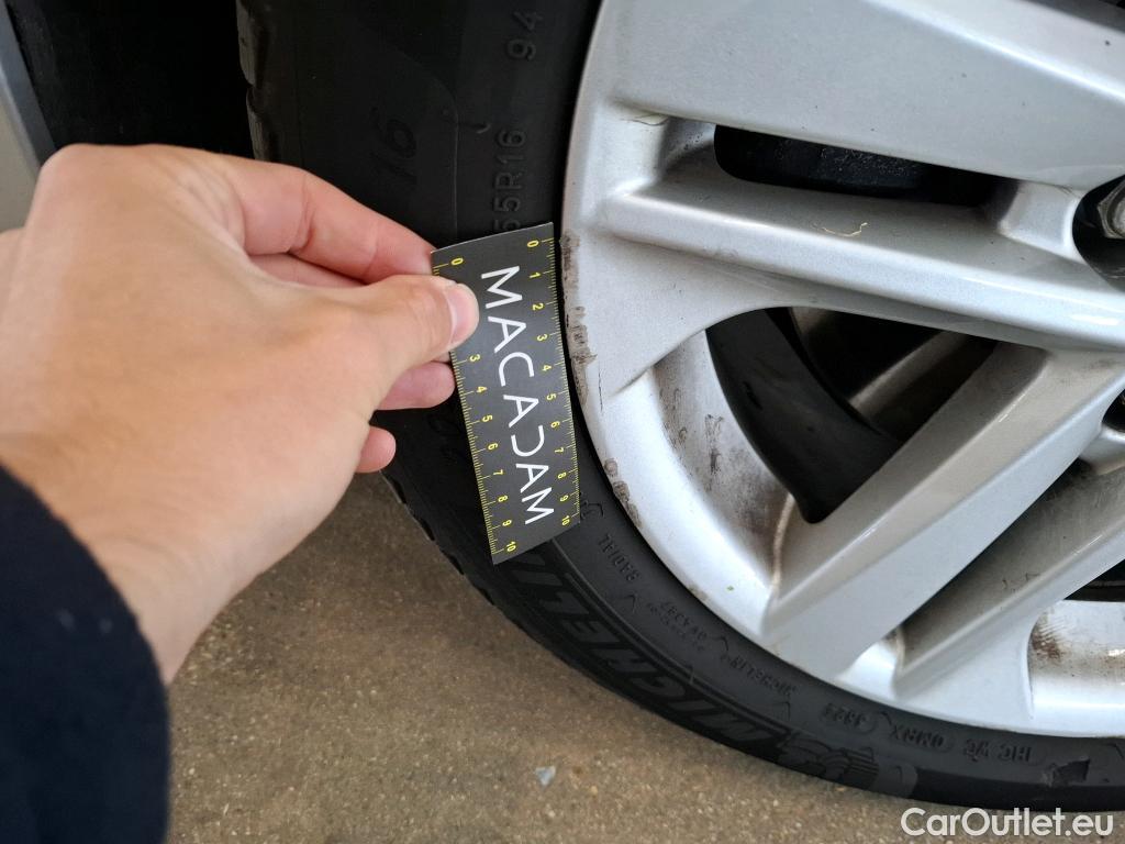 Toyota  Corolla TOYOTA  Touring Sports / 2018 / 5P / Break Hybride 184h Dynamic Business Beyond Zer #38