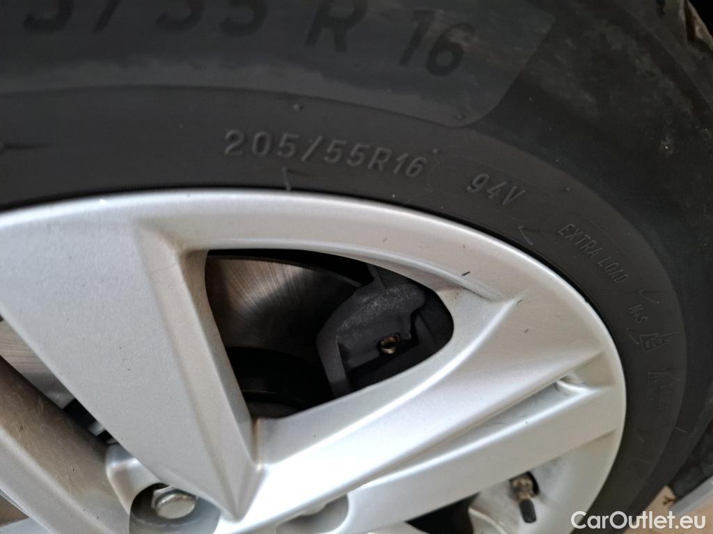 Toyota  Corolla TOYOTA  Touring Sports / 2018 / 5P / Break Hybride 184h Dynamic Business Beyond Zer #35