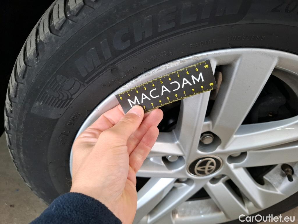 Toyota  Corolla TOYOTA  Touring Sports / 2018 / 5P / Break Hybride 184h Dynamic Business Beyond Zer #49