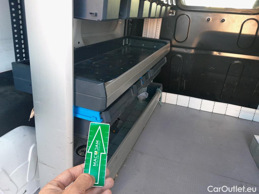  Renault  Kangoo RENAULT  Furgón/2013/4P/furgón derivado de turismo Profesional Maxi 2p dCi 66 kW (90 CV) #63