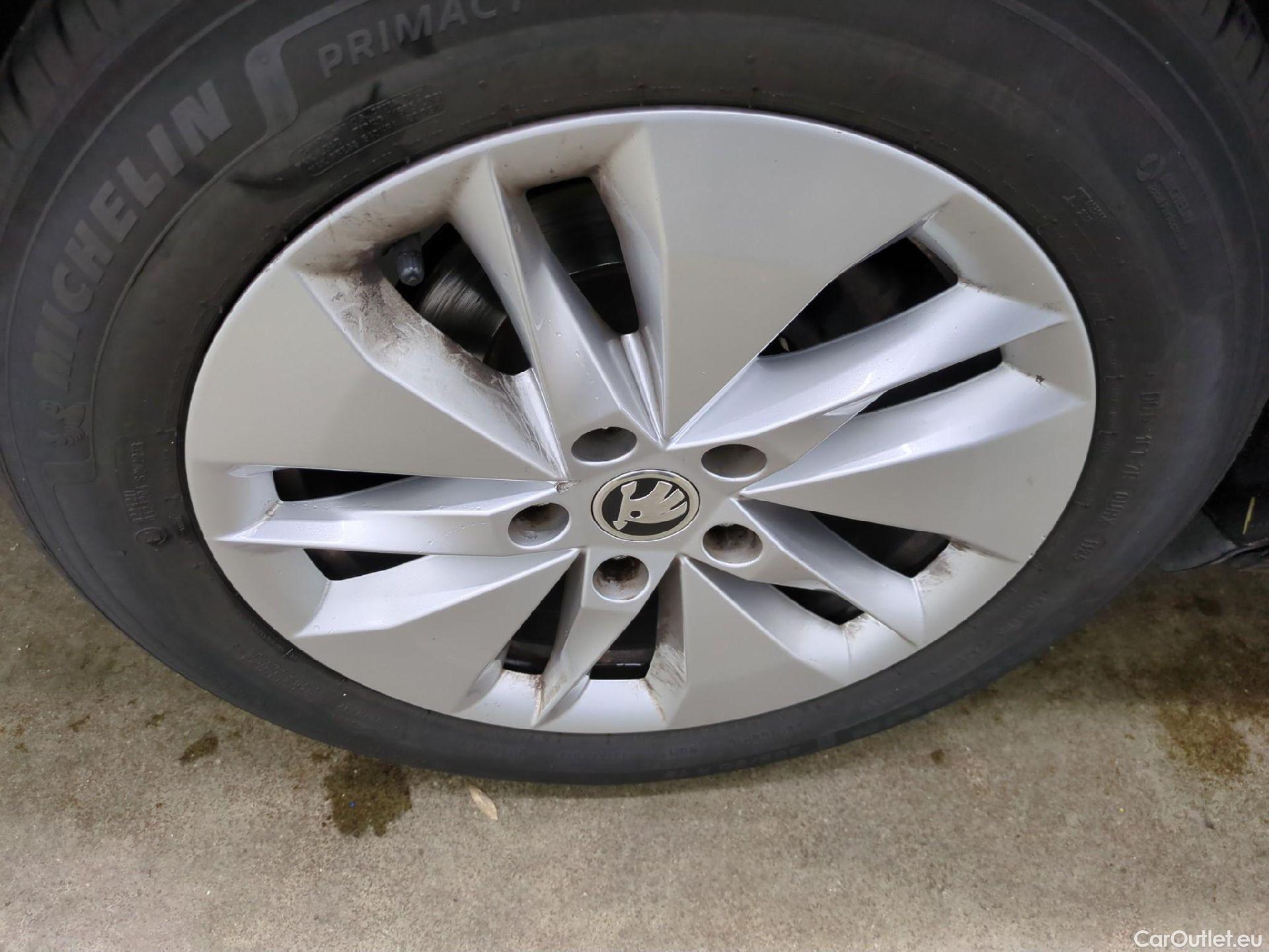 Skoda  Octavia  Break Business 2.0 TDI 115CV BVA7 E6d #13