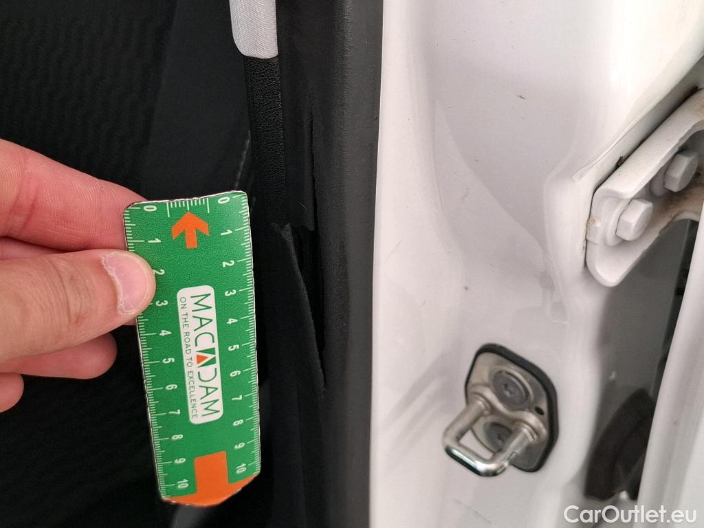  Peugeot  208  Active Business 1.6 HDi 75CV BVM5 E6 #12