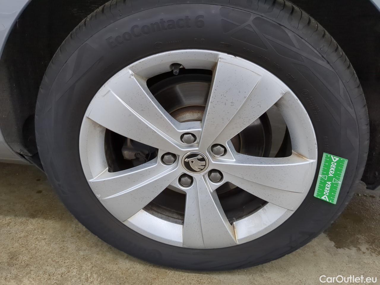  Skoda  Superb  Break Business 2.0 TDI 120CV BVA7 E6dT #6