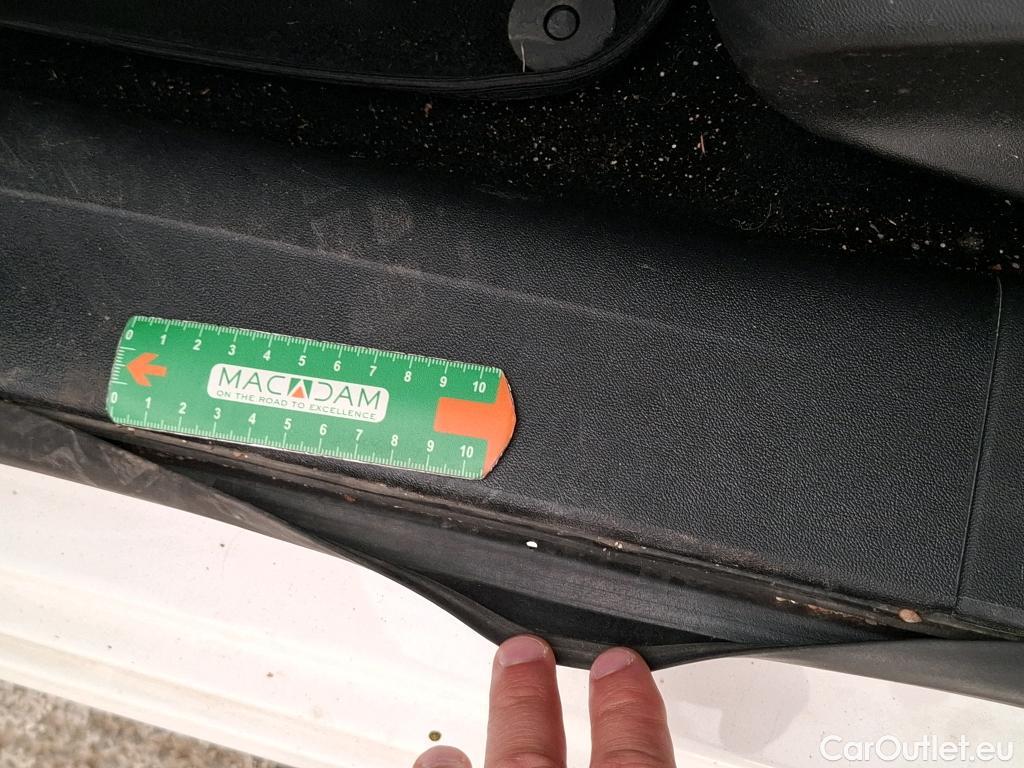  Peugeot  208  Active Business 1.6 HDi 75CV BVM5 E6 #11