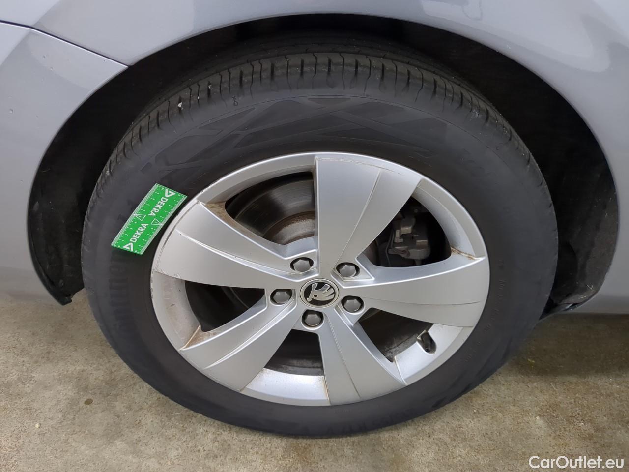  Skoda  Superb  Break Business 2.0 TDI 120CV BVA7 E6dT #11