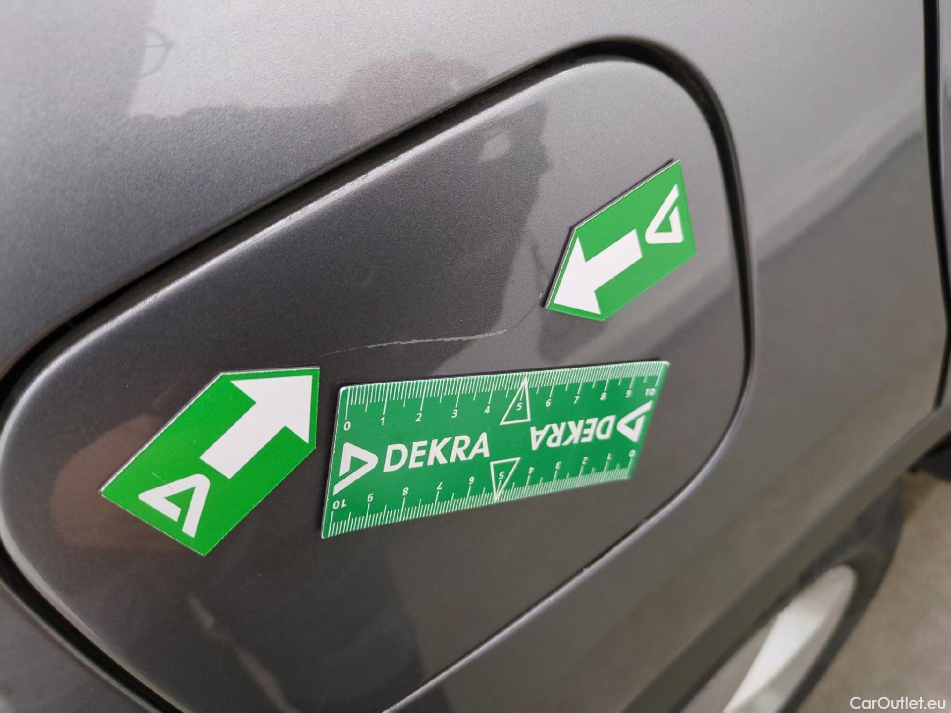  Nissan  Qashqai NISSAN  5p Crossover 1.2 DIG-T 115 Xtronic Business Edition #9