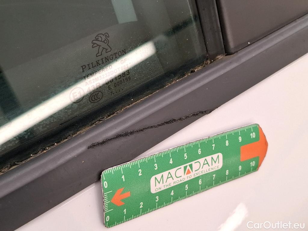  Peugeot  208  Active Business 1.6 HDi 75CV BVM5 E6 #15