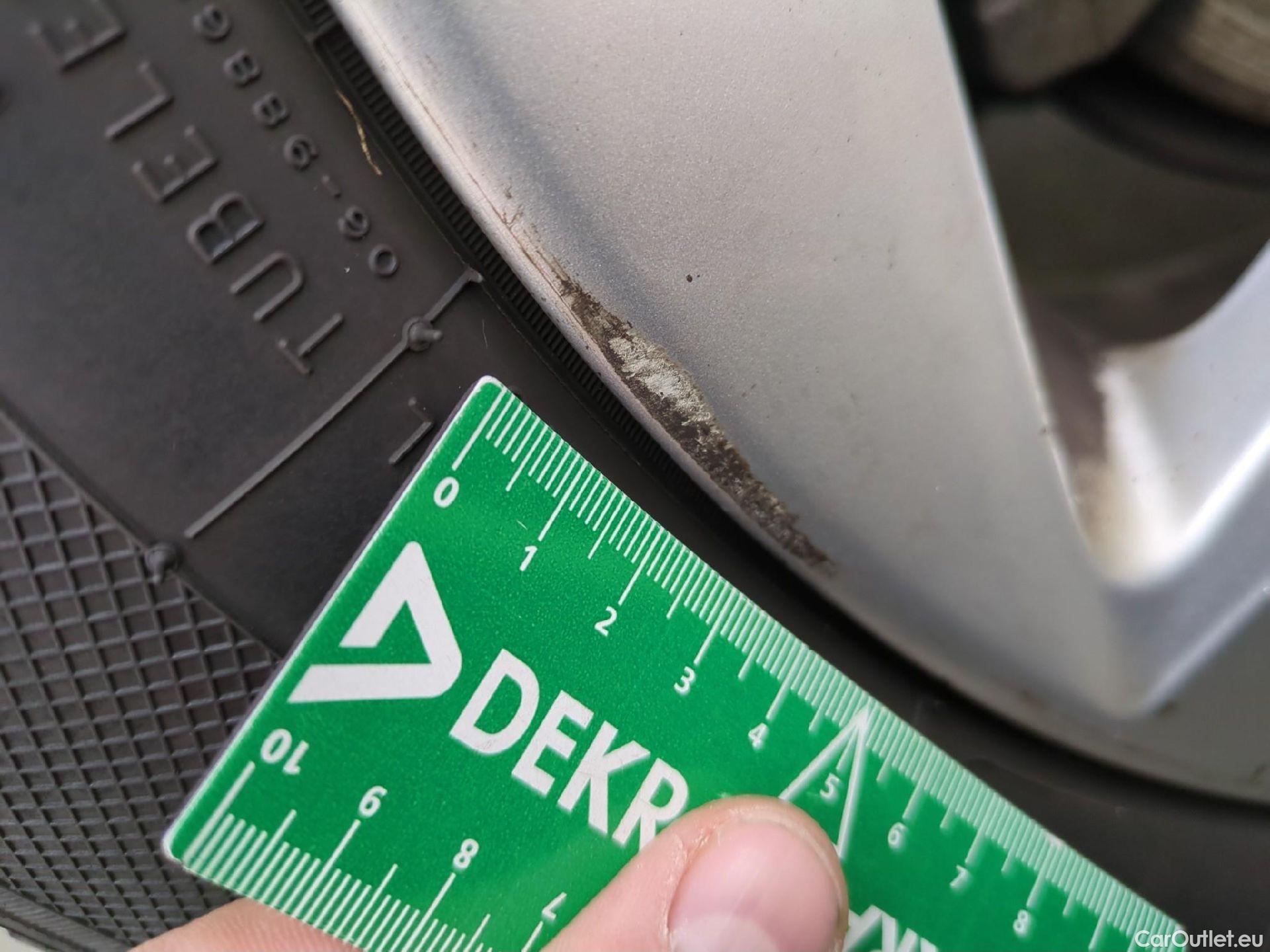  Nissan  Qashqai NISSAN  5p Crossover 1.2 DIG-T 115 Xtronic Business Edition #8