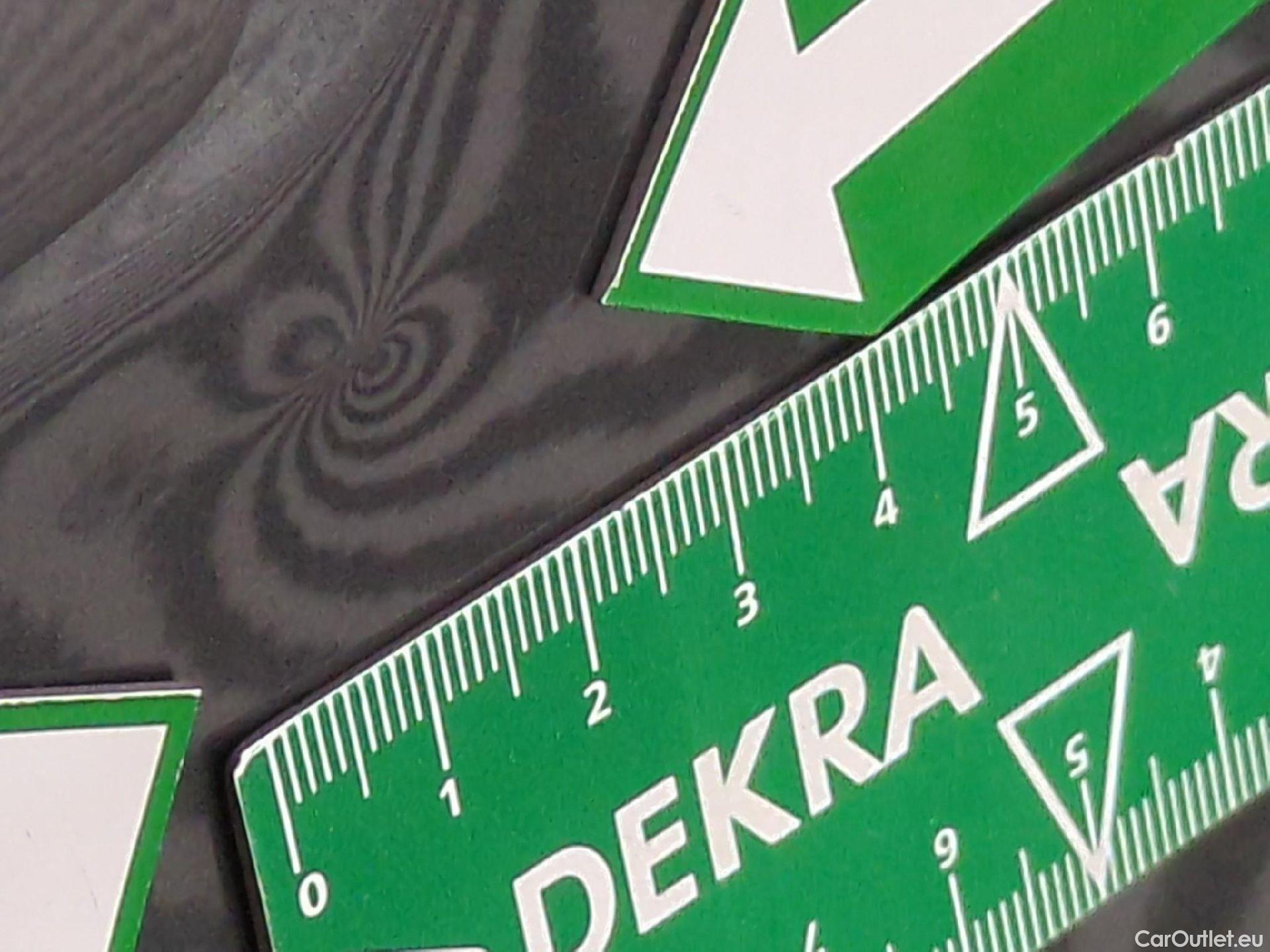  Nissan  Qashqai NISSAN  5p Crossover 1.2 DIG-T 115 Xtronic Business Edition #32