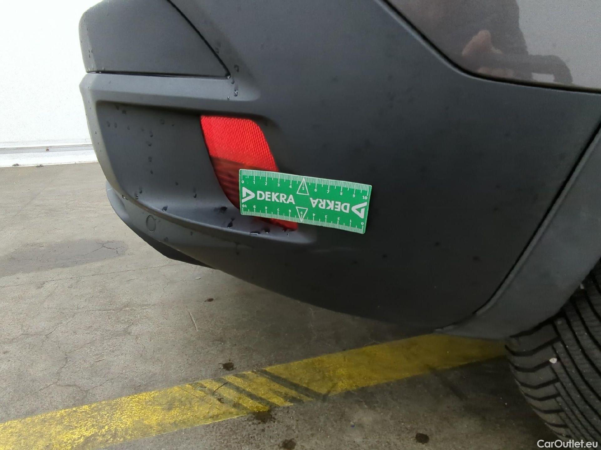 Peugeot  3008  Active Pack 1.5 HDi 130CV BVA8 E6d #35