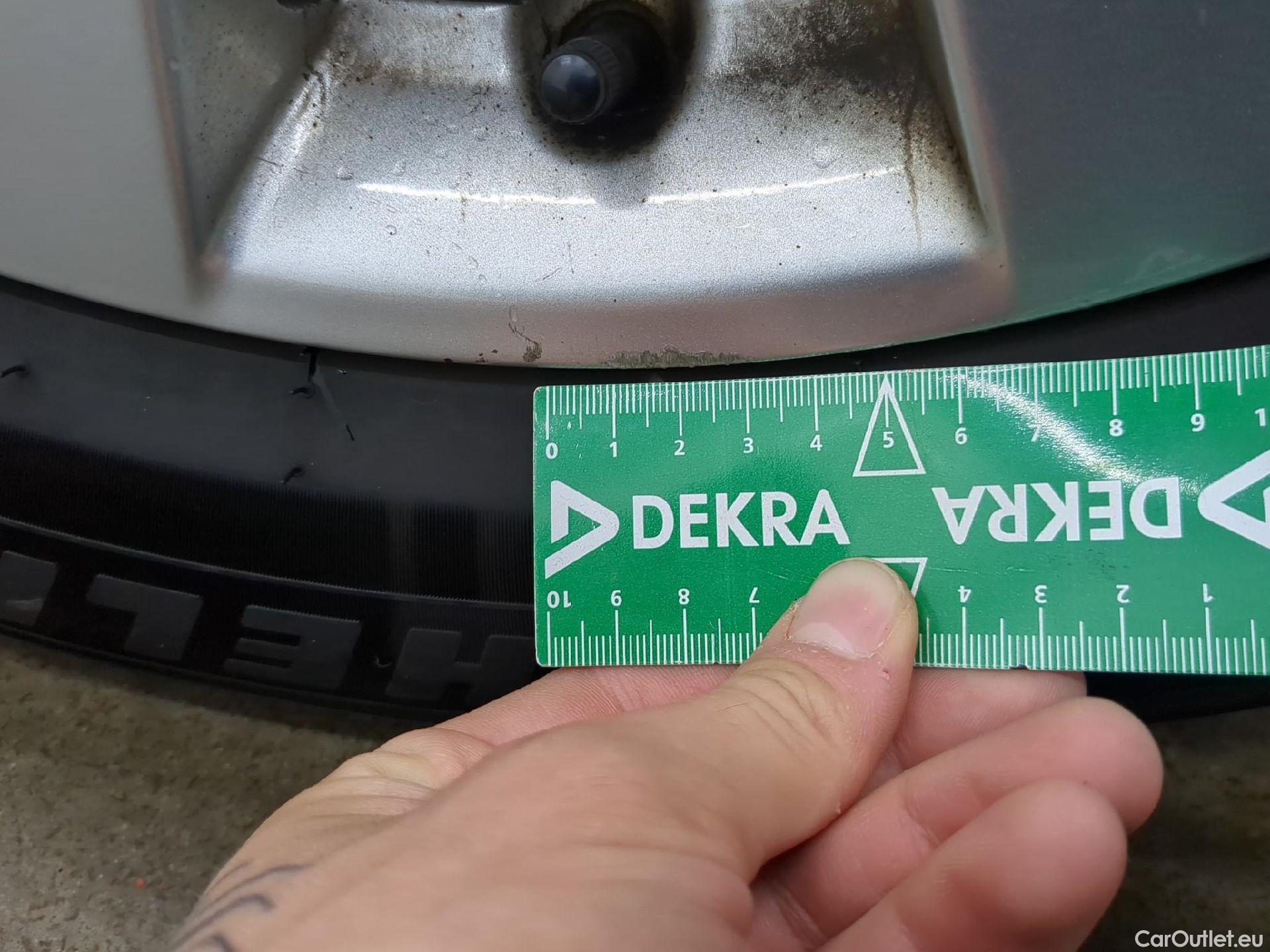 Peugeot  3008  Active Pack 1.5 HDi 130CV BVA8 E6d #10