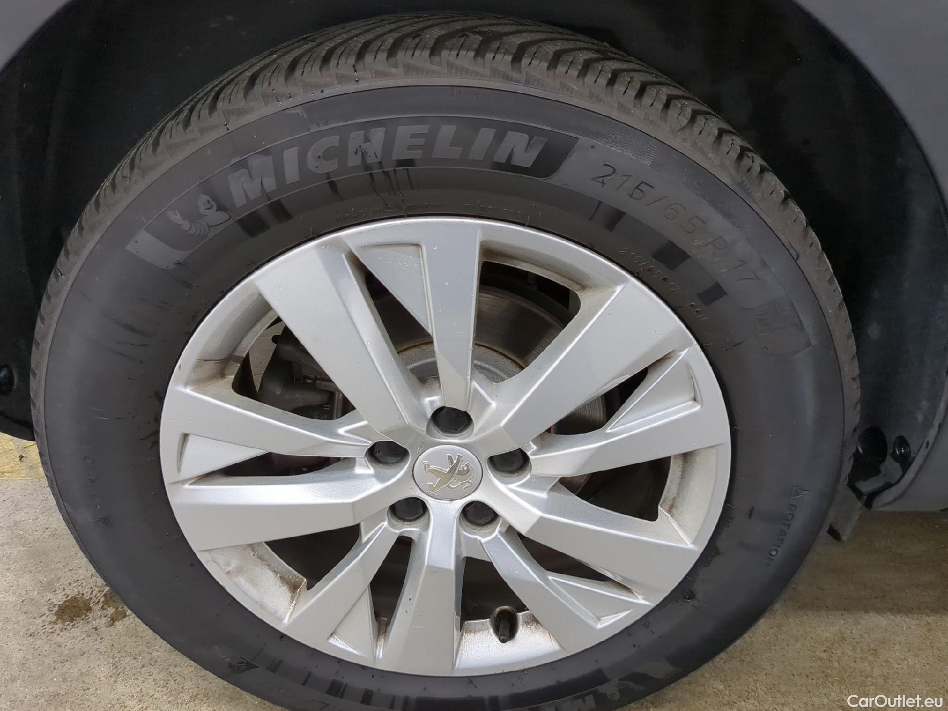 Peugeot  3008  Active Pack 1.5 HDi 130CV BVA8 E6d #6